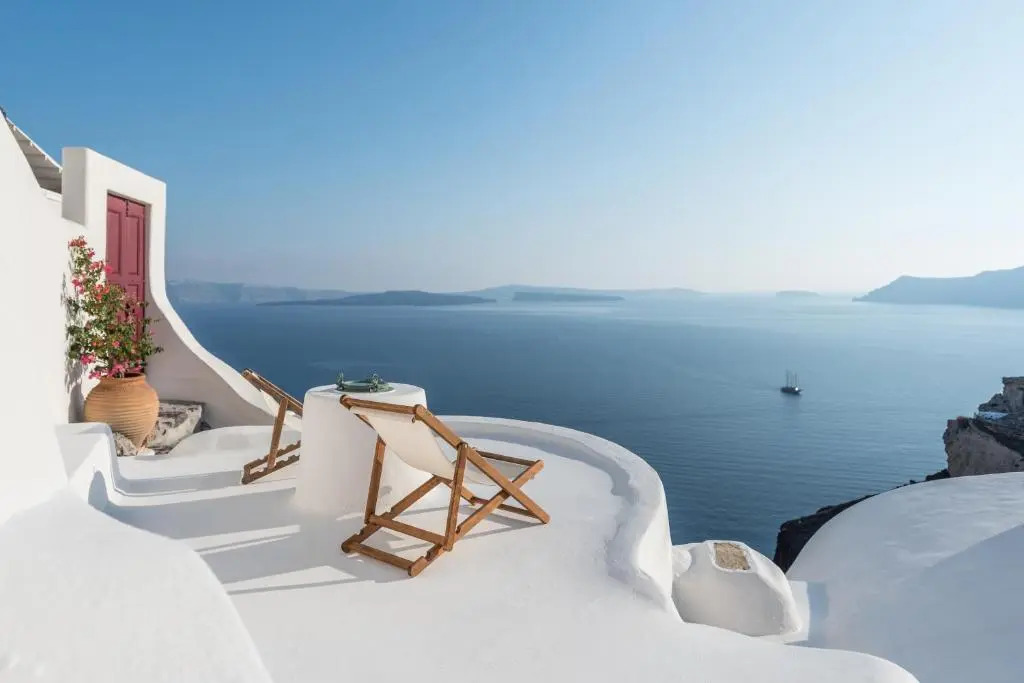 The sculptors house by Cycladica