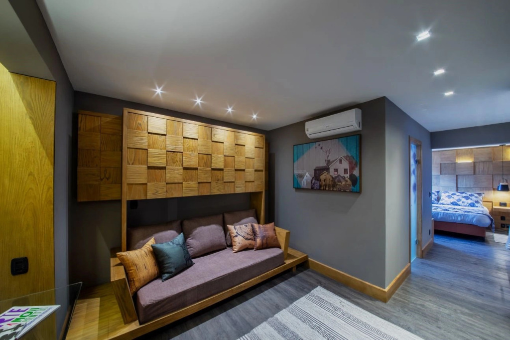 Wood Hotel