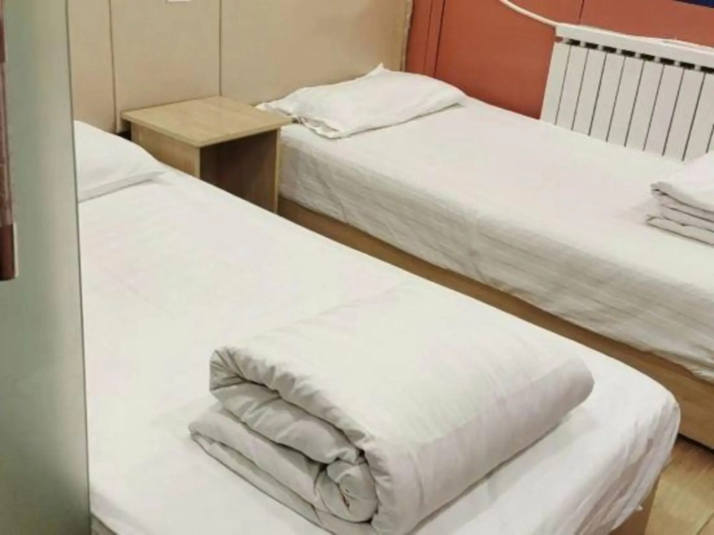 Yijia Express Hotel