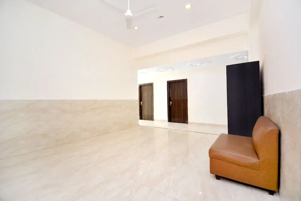 The Meridien by OYO Rooms