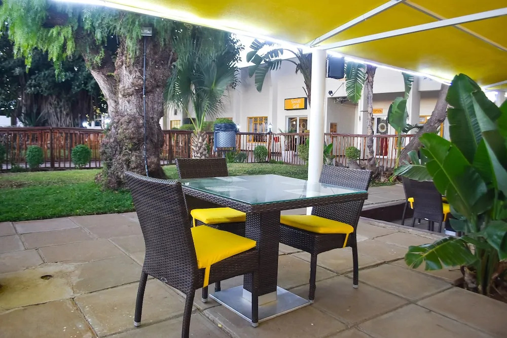 Cresta Botsalo Hotel