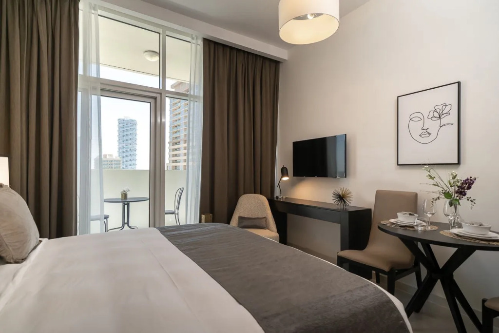 Luxury studio with balcony in Dubai