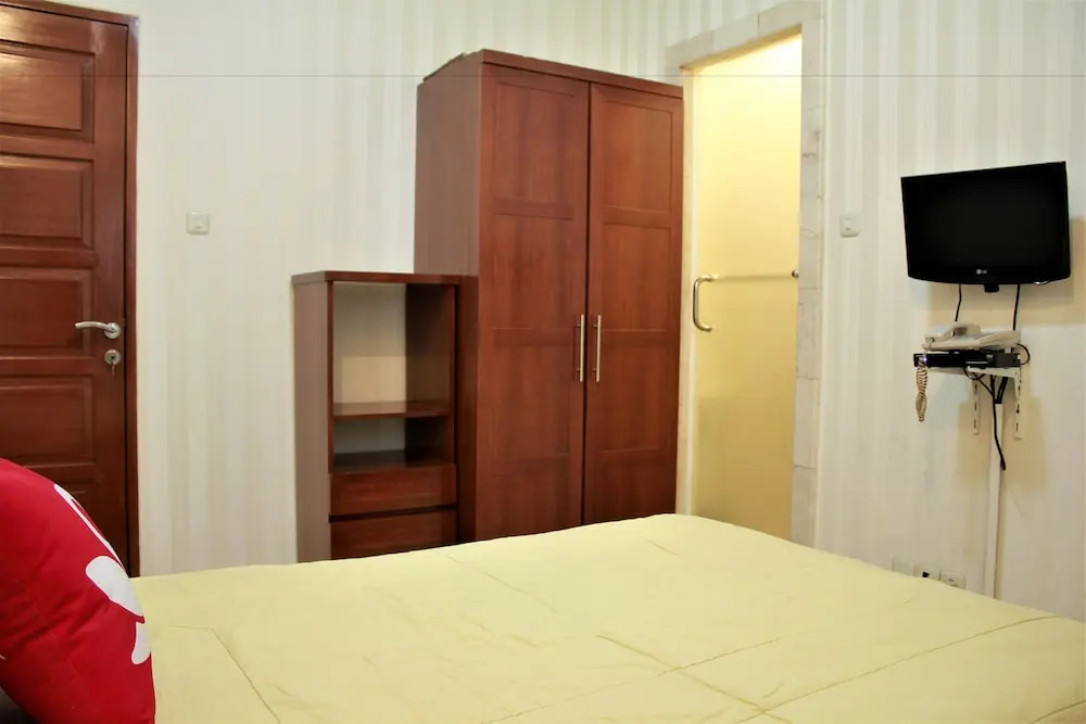 ZEN Rooms Setiabudi 9