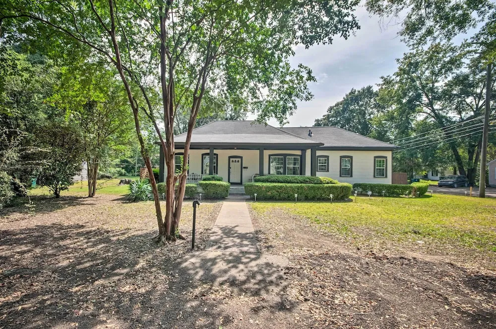 Modern Greenwood Studio < 1 Mi to Downtown!