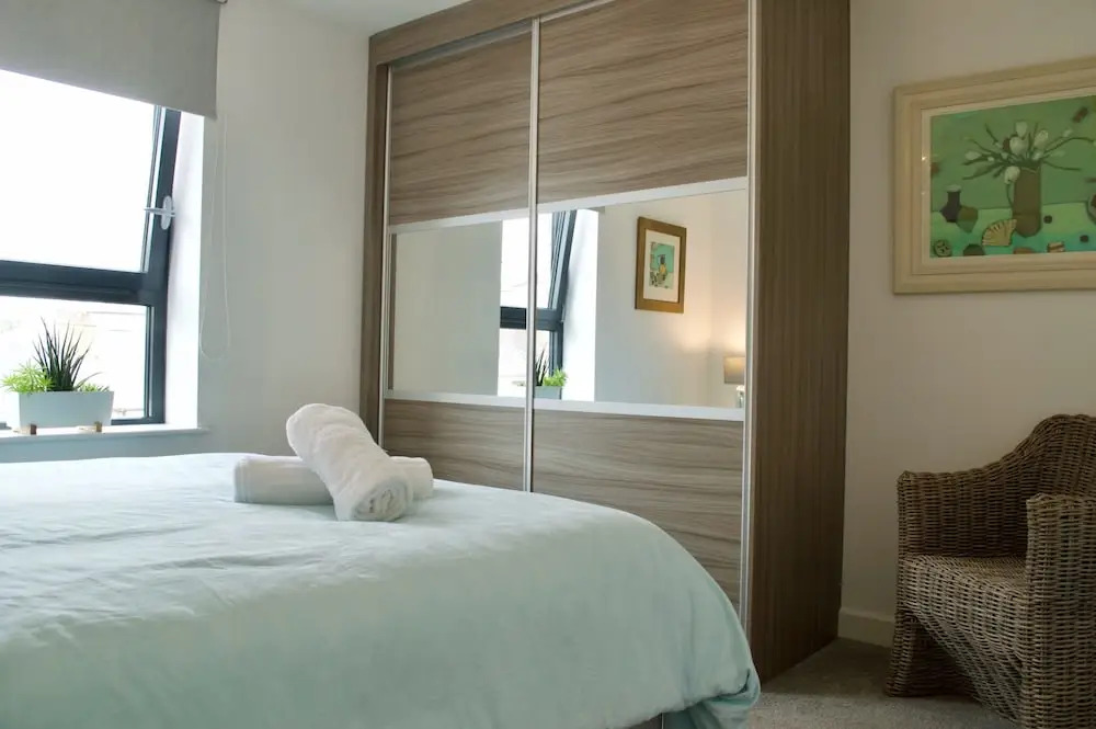Central 2 Bedroom Apartment With Free Parking
