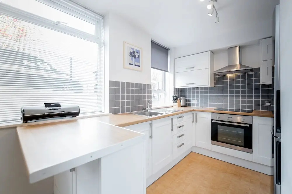 Putney Court - 1 Bed Apartment by BaseToGo