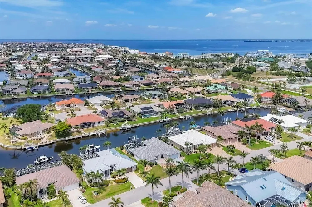 Punta Gorda 3-Bedroom Canalfront Vacation Home with Pool 3 Home