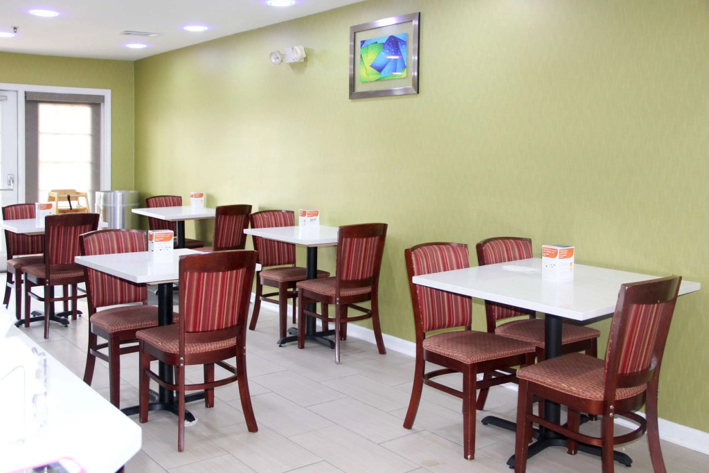 Quality Inn Albertville US 431