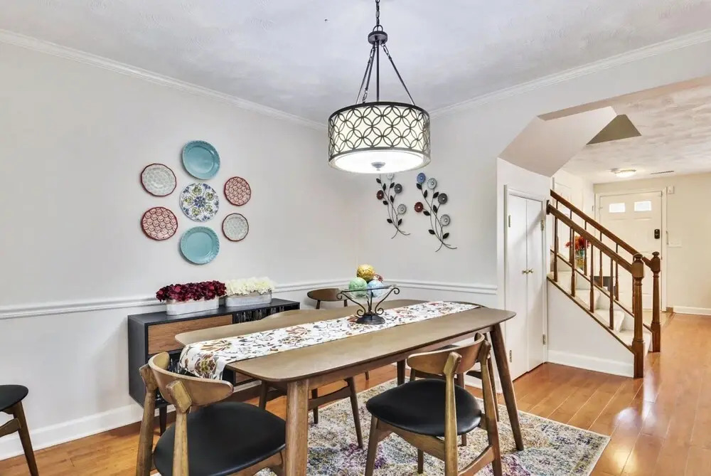Top Rated Townhome - Our Reviews say it All. Large Discount During Pandemic. Self Checkin, Pet Friendly! Super-host Support