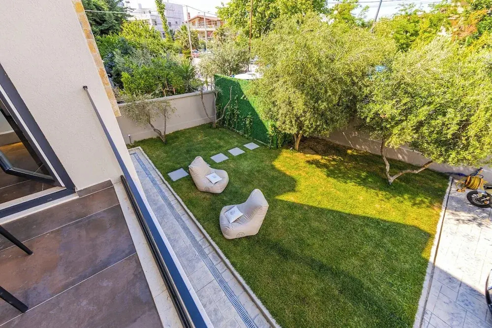 Zoe's Villa 201