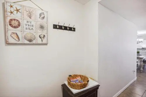 Beach Palms- Unit 102