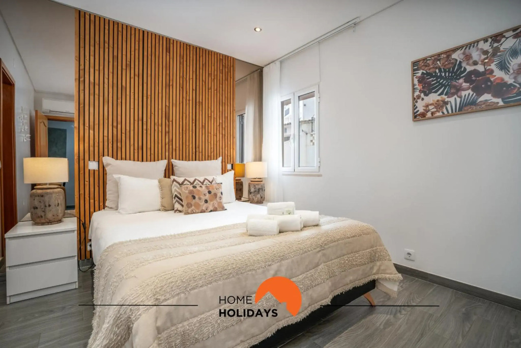 #094 Lovely Oura Beach Flat Only 5m NewTown