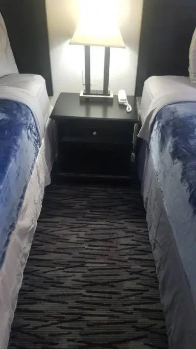 OSU 2 Queens WI-FI Hotel 222 Booking