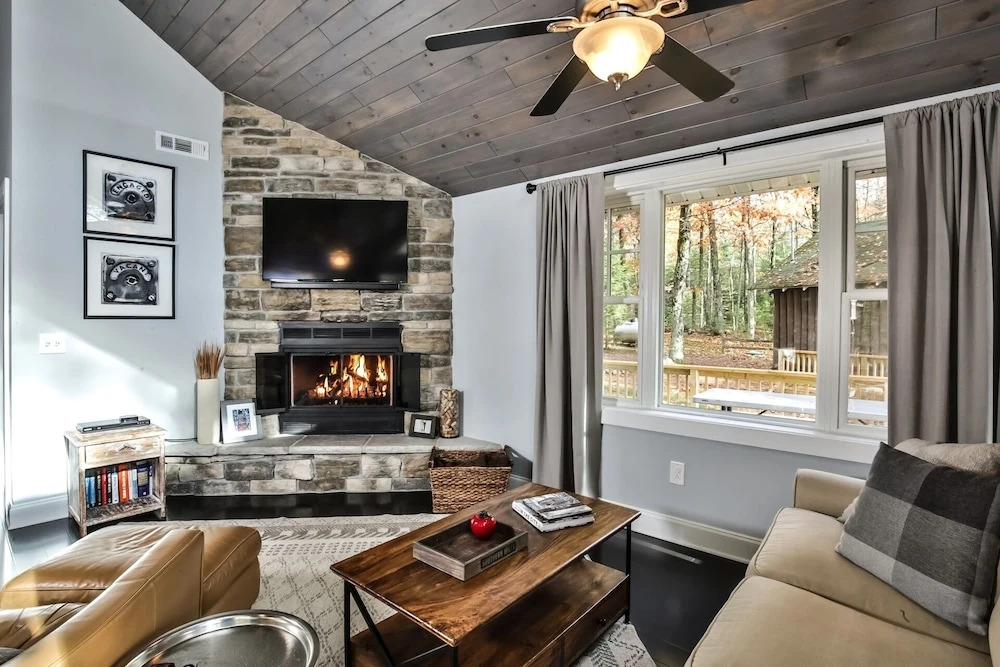Ruffin It - Hiller Vacation S 3 Bedroom Cabin