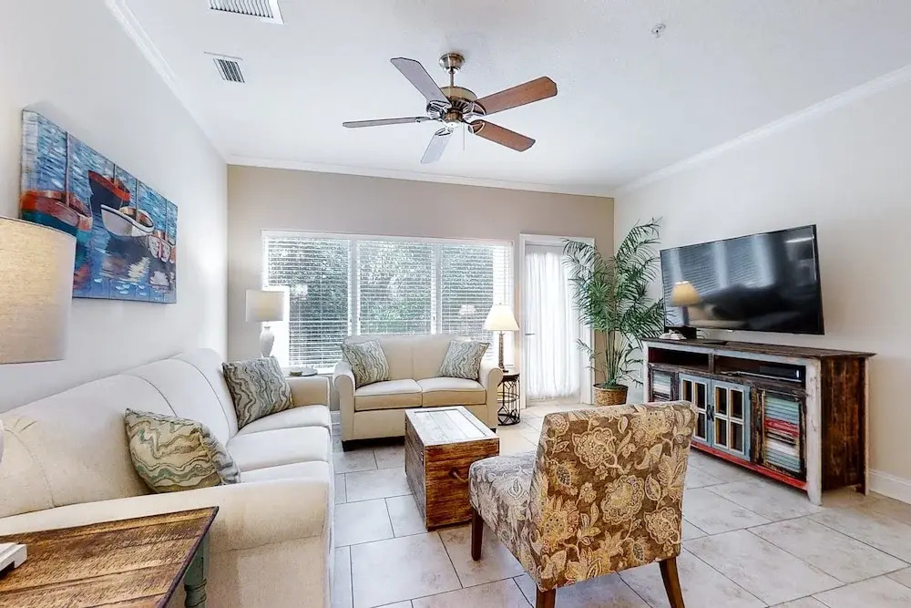 Home Near Beach With Free Wifi, Shared Pool, Central AC, Private W/D