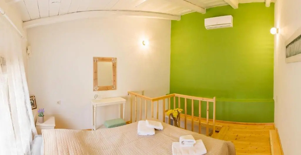 Romantic house Priotissa II