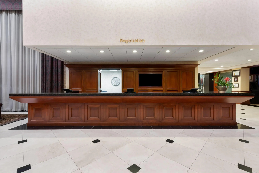 Wyndham Riverfront Hotel