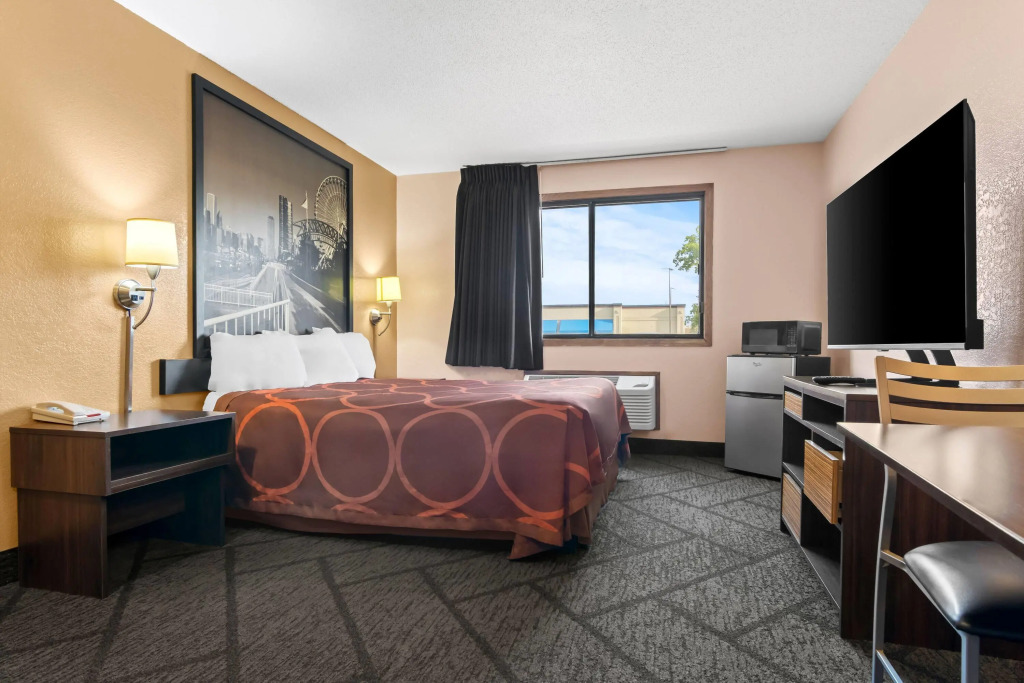 Super 8 by Wyndham Bourbonnais/Kankakee Area