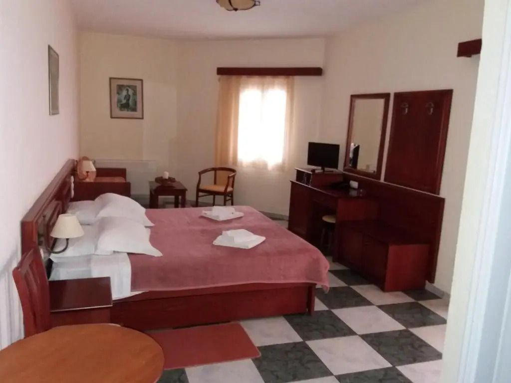 Venardos Hotel