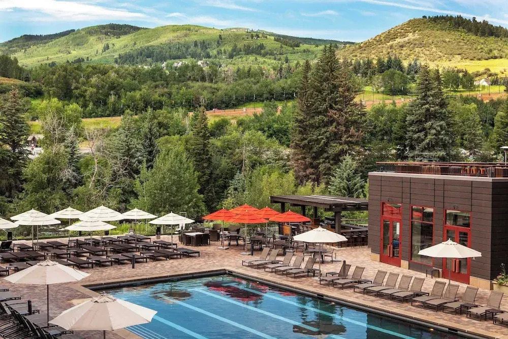 Beaver Creek Solace by Avantstay Studio w/ Resort Pool + Hot Tub Premier Avon Location