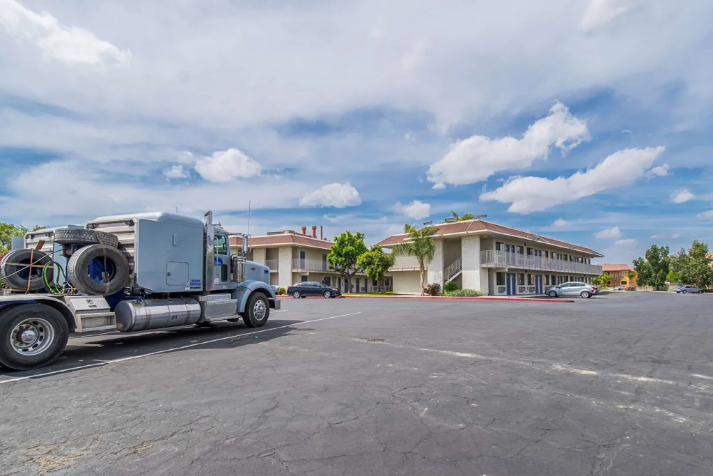 Bakersfield Inn - Airport