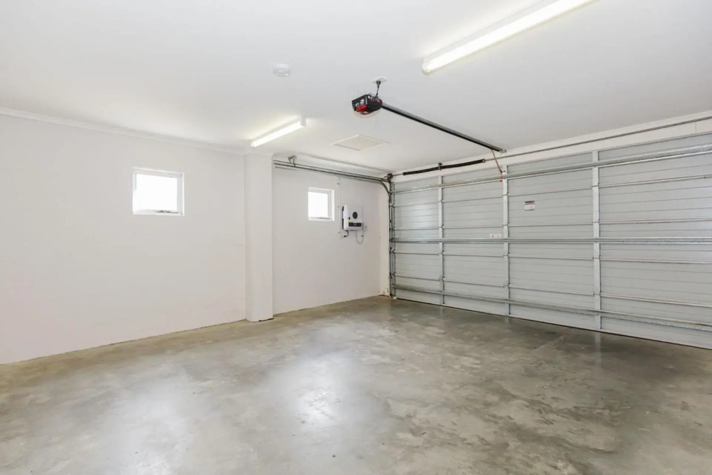 Grevillea 1/12 Poly Cow Lane