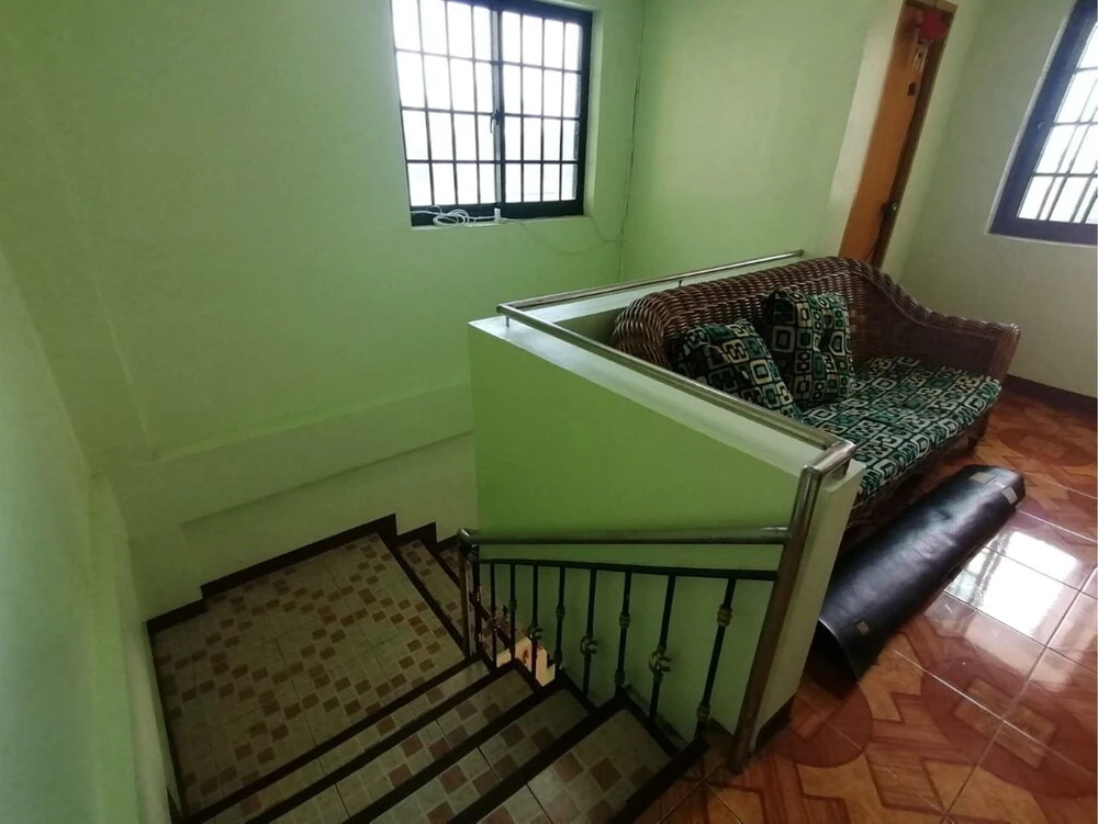 OYO 879  Lauriens Budget Hotel 2