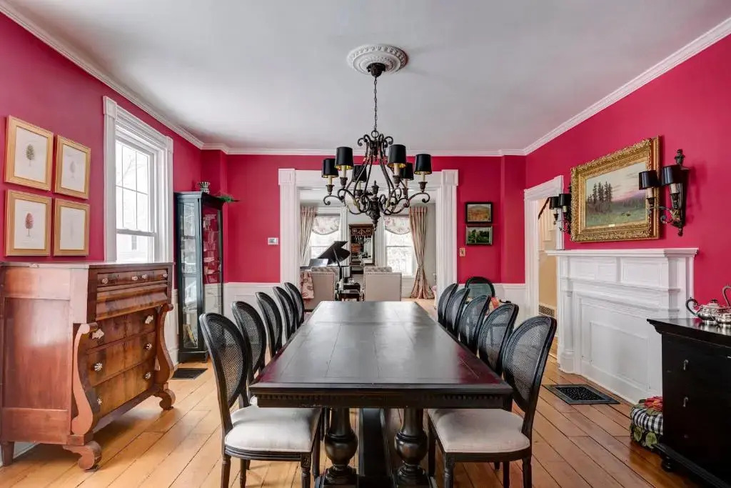 34 State "Historic Luxury Suites" Skaneateles