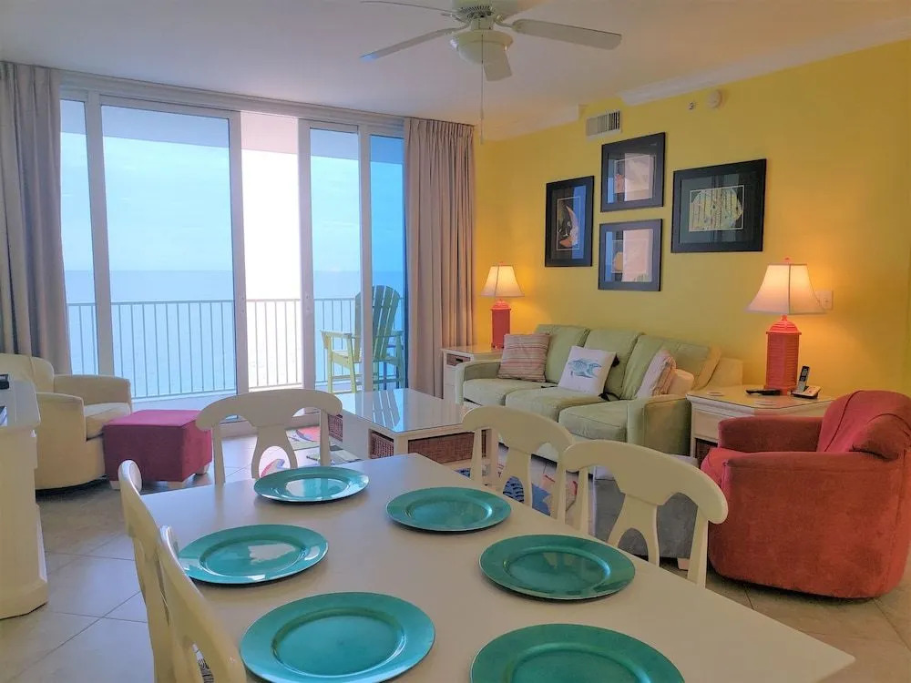 San Carlos 1604 - 3 Br Condo