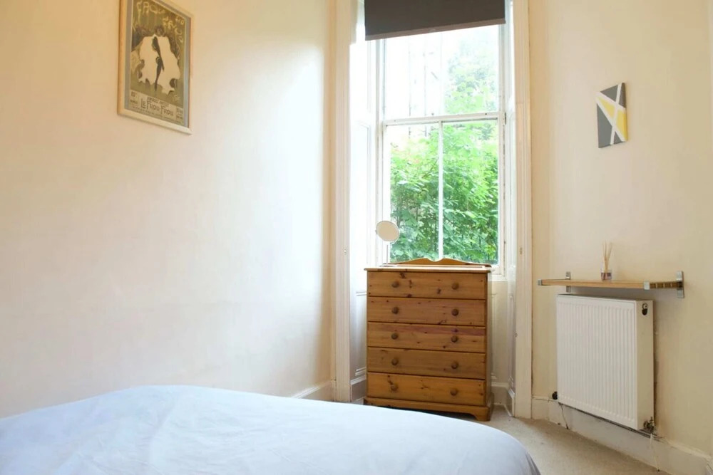 Beautiful 3 Bedroom Edinburgh Home