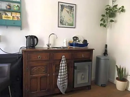 Private studio room in De Pijp