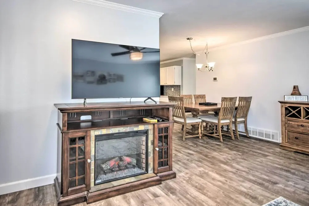 Loveland Duplex w/ Large Yard: 2 Mi to Dtwn