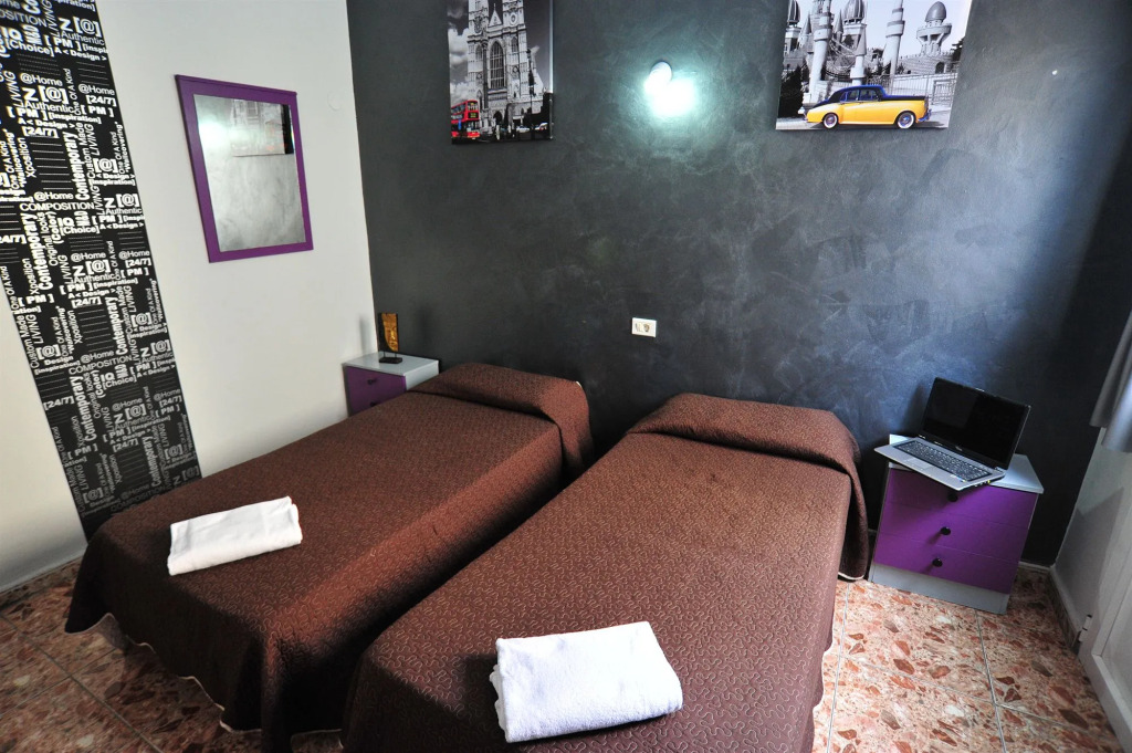 Alcaravaneras Hostel