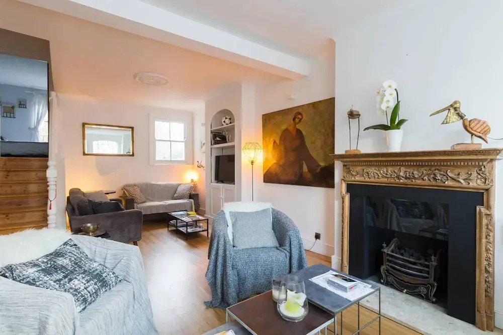 Fabulous 4-Bed House in Fulham with Garden!