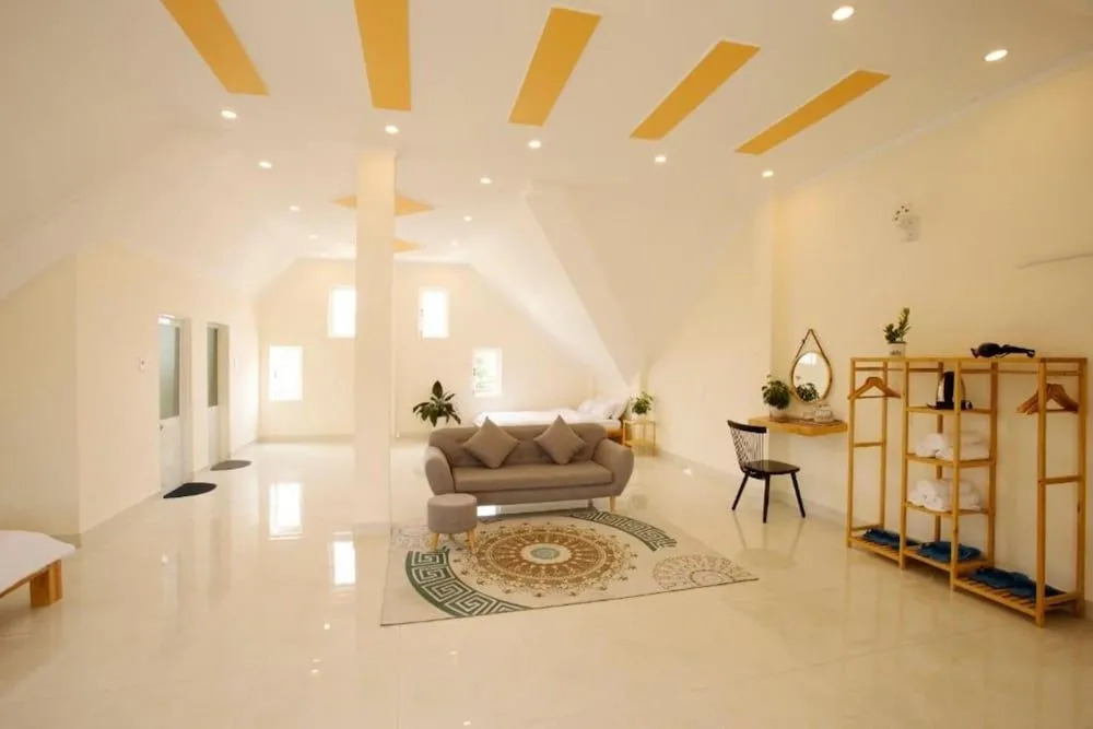 Calais Hotel Villa