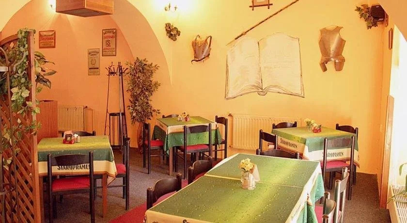Restaurace a Penzion Podloubí