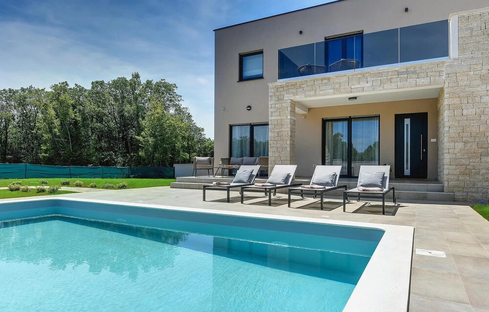 Beautiful Home in Loborika With Outdoor Swimming Pool, Wifi and 3 Bedrooms
