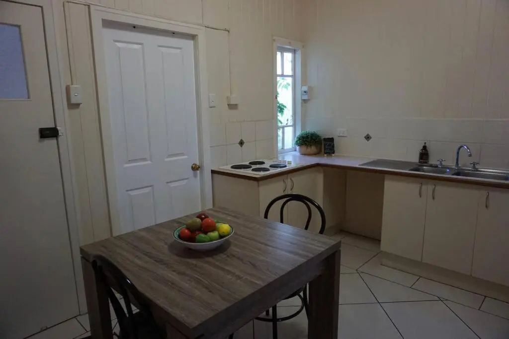 Harris House-2 bedroom unit with INDOOR FIREPLACE Holiday home Stanthorpe