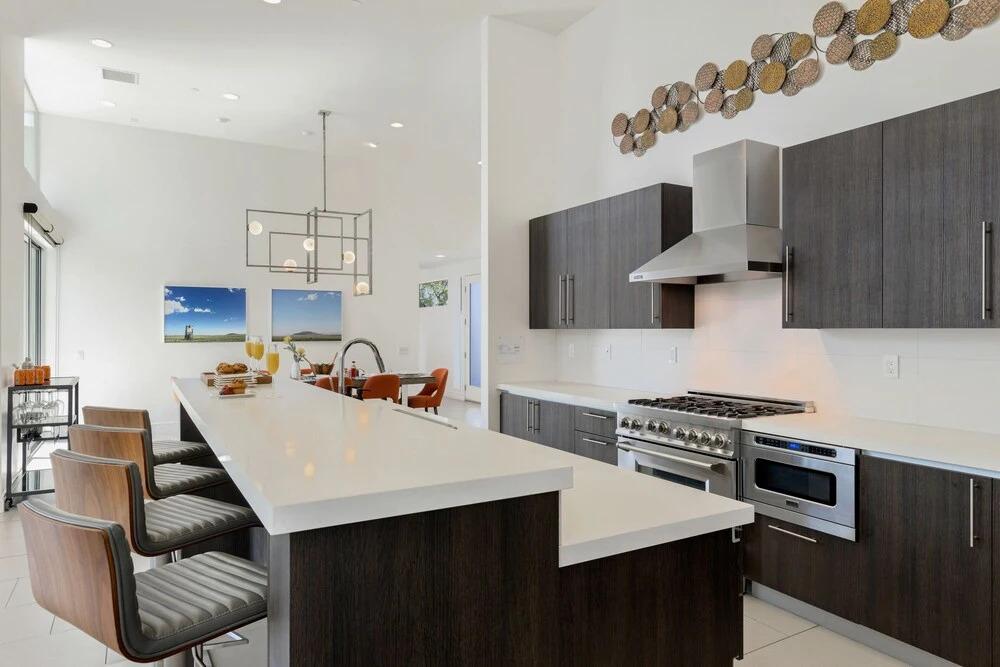 Polo Villa 1 by Avantstay Features Expansive Putting Green Pool Spa Outdoor Firepit 260-322 5 Bedrooms