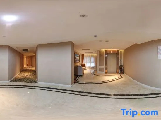 Vienna Hotel (Kaizhou Hanfeng Lake)