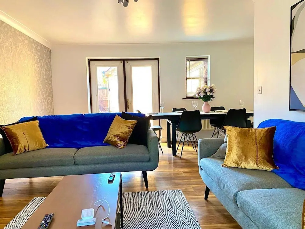 Immaculate 3-bedroom House in Milton Keynes