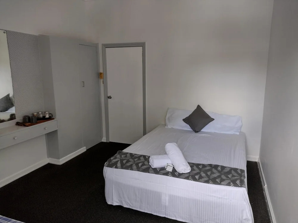 Ayr Hotel
