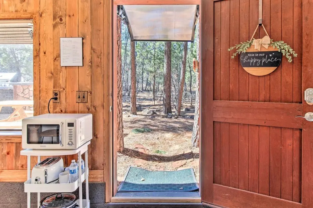 2 Mi to Rainbow Lake: Serene 'hidden Haven' Studio