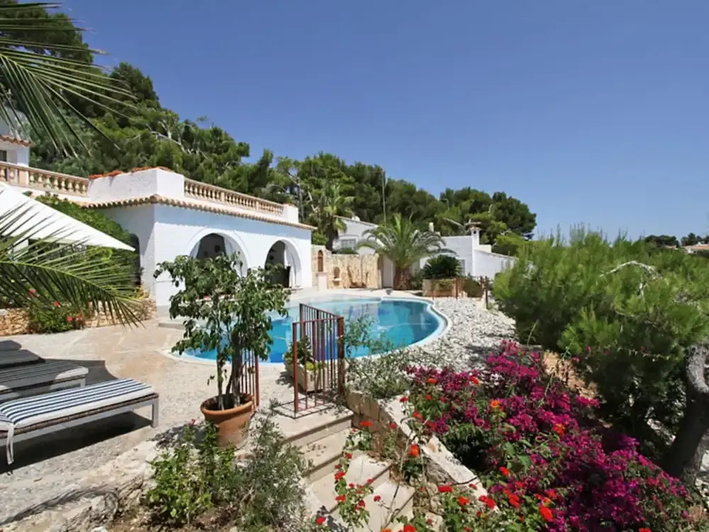 Fantastic Villa With Private Swimming Pool, Garage, Bbq, Patio, Wifi and the sea