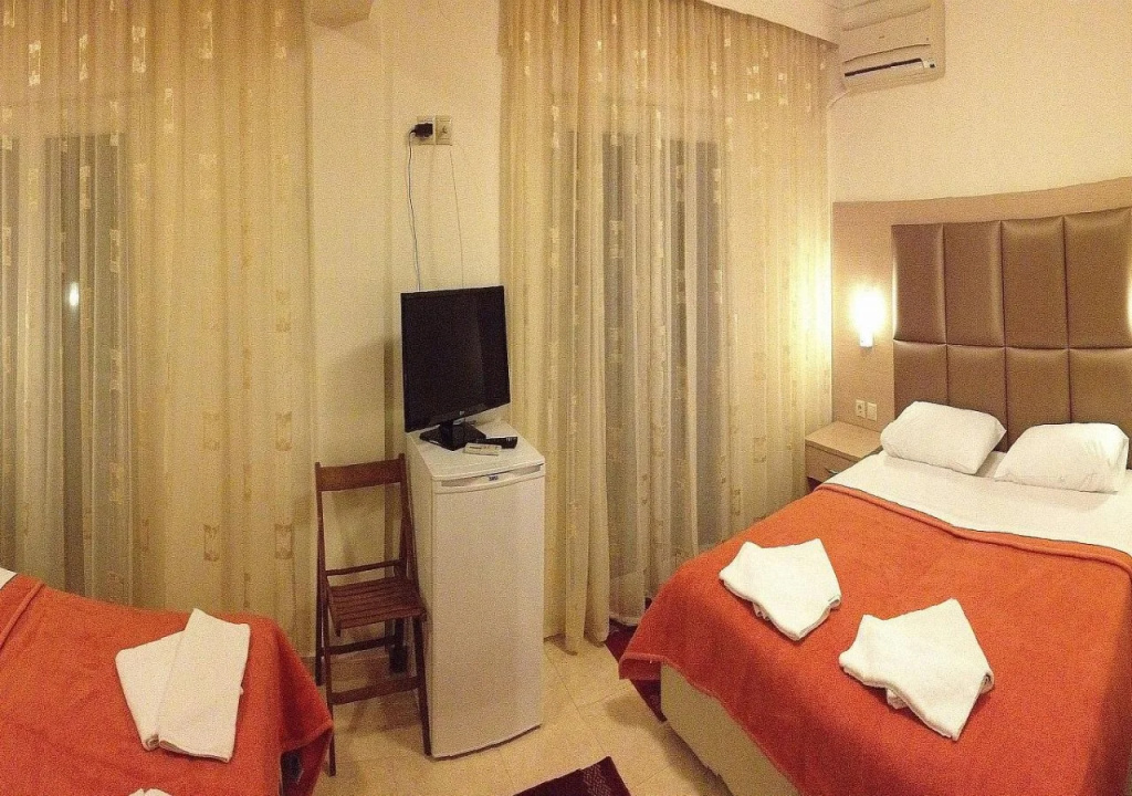 Hotel Avra