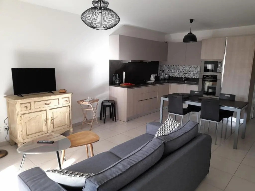 Appartement Central à Arcachon avec 2 Chambres, Parking Privé et Proche Plages - FR-1-319-16