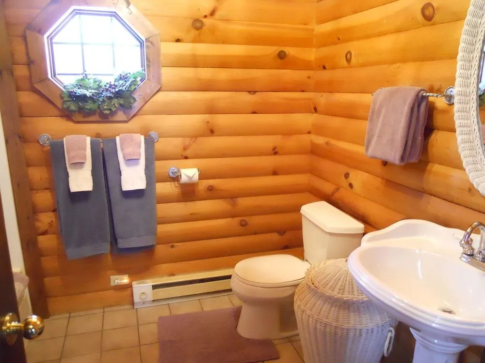 Cricket Hill Lodge & Cabins