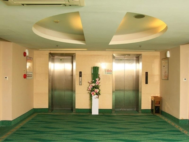 GreenTree Inn Guangdong Shenzhen Buji Long Dragon Express Hotel
