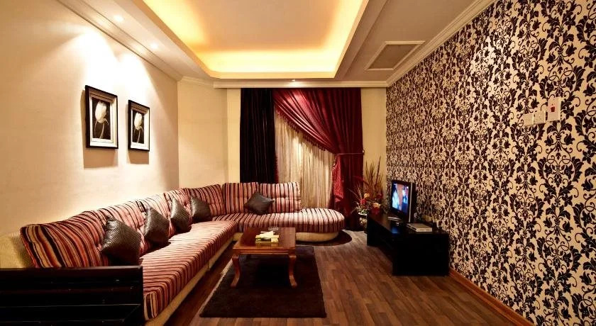Royal In Villas
