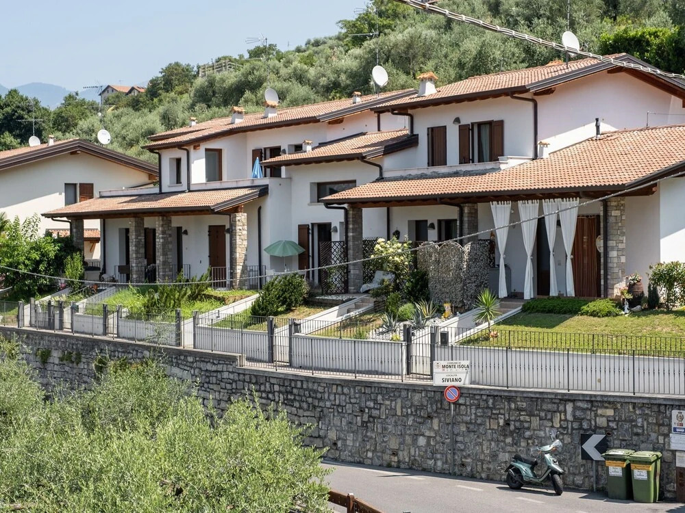 Lake-view Apartment in Silviano With Terrace and Garden